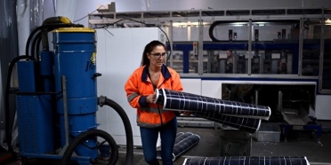Recyclage de panneaux solaires : une nouvelle vie pour les modules grâce à une usine bordelaise